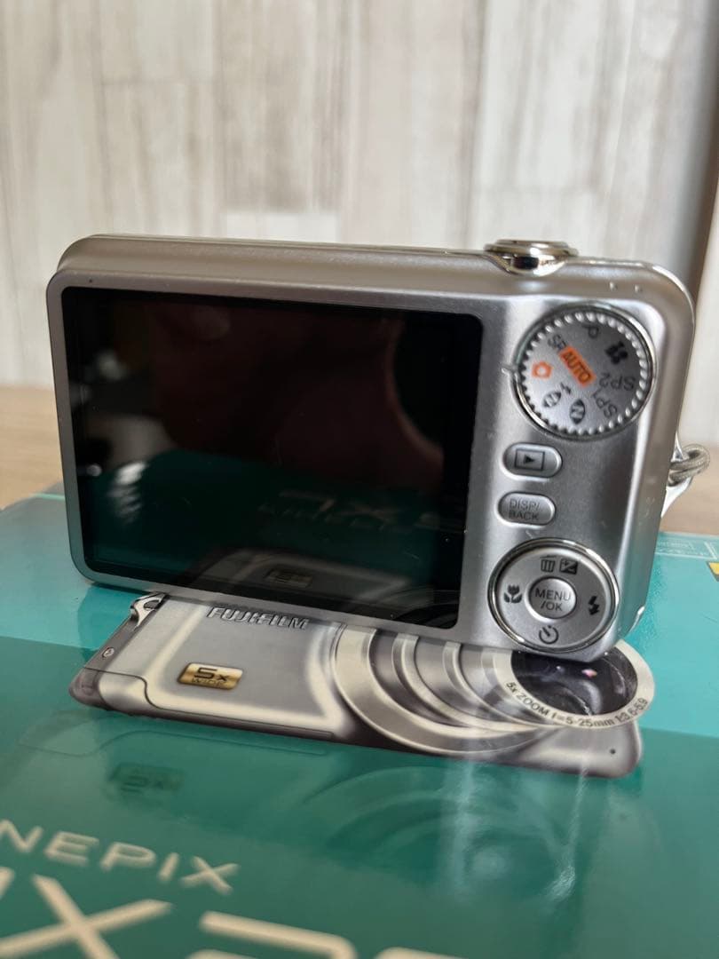 デジタルカメラ Fujifilm FinePix JX200 12MP