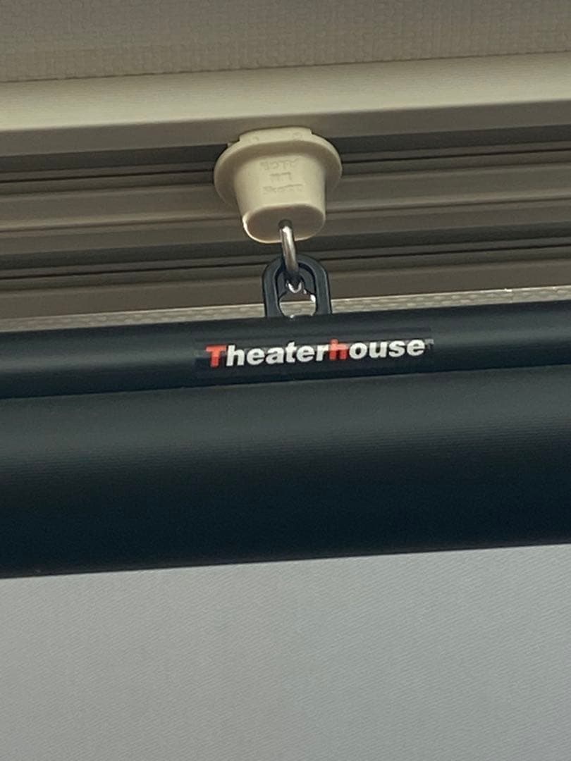 プロジェクタースクリーン110インチ