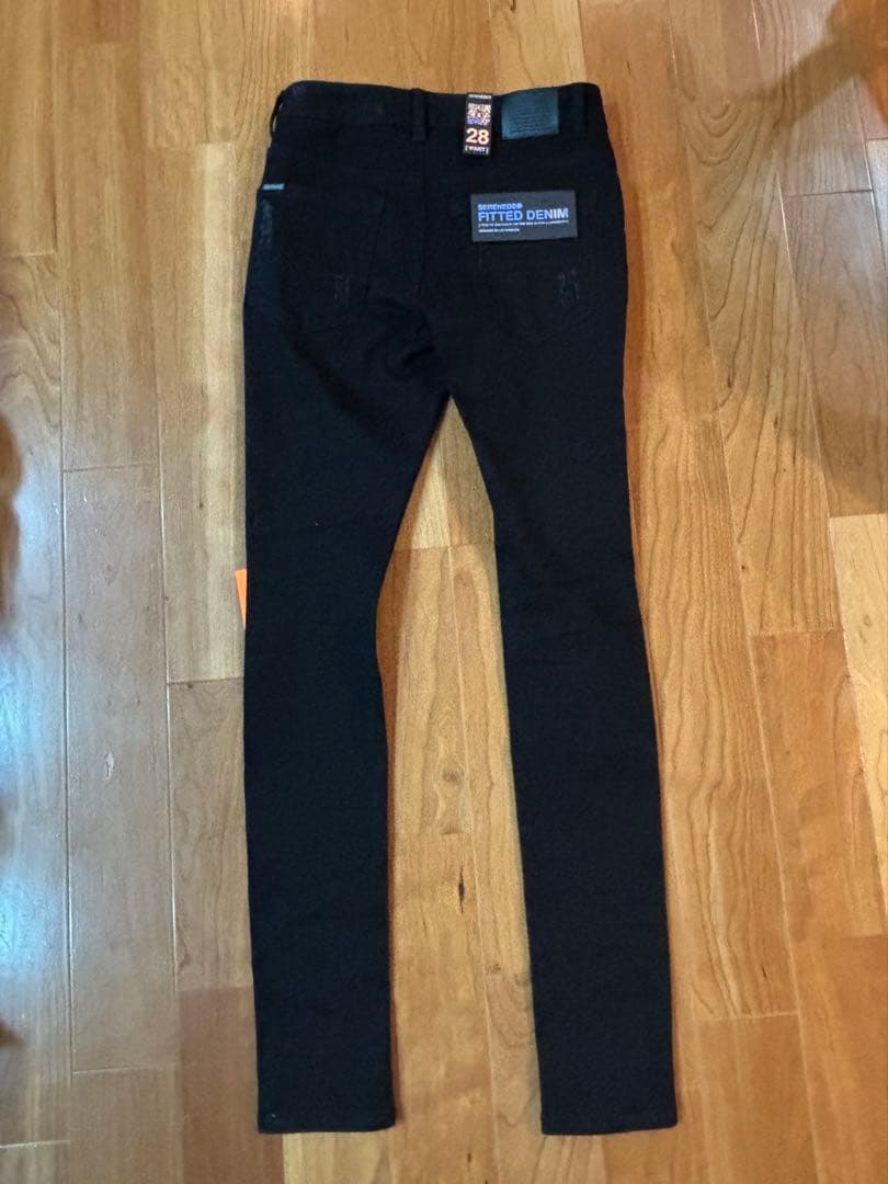 Serenadeフィットデニム ブラック 28インチ