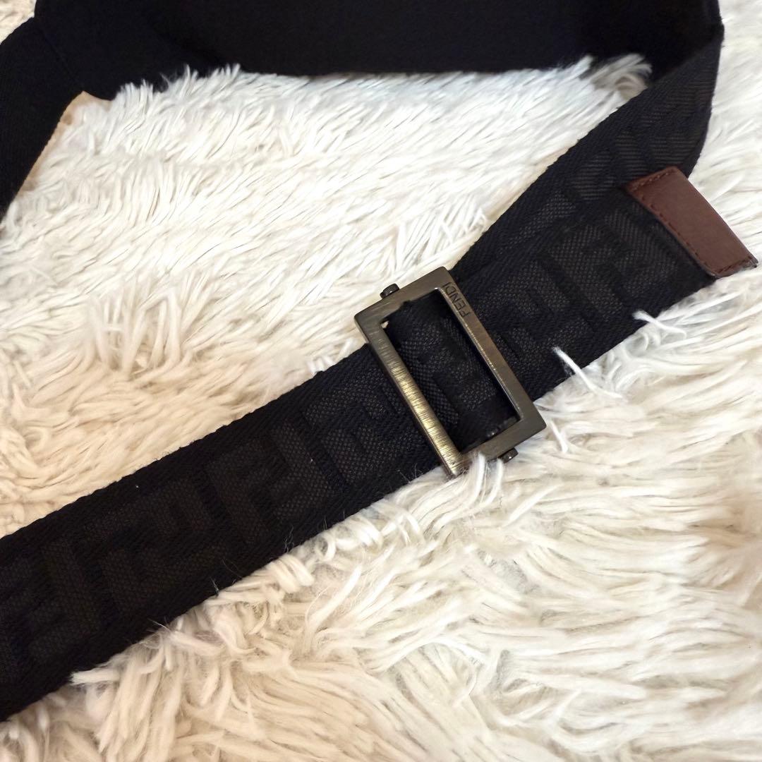 FENDI✨希少　ボディバッグ 黒　ウエストバッグ　ズッカ　マジックテープ　ミニ