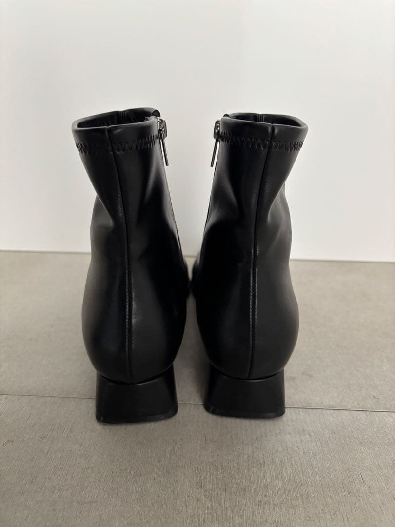 スクエアストレッチ ショートブーツ（3cmヒール）撥水