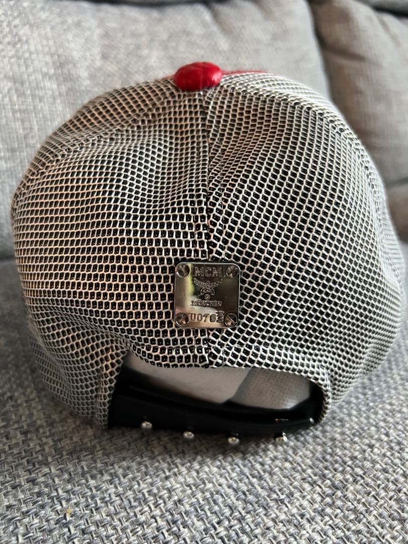 MCM レッド ベースボールキャップ