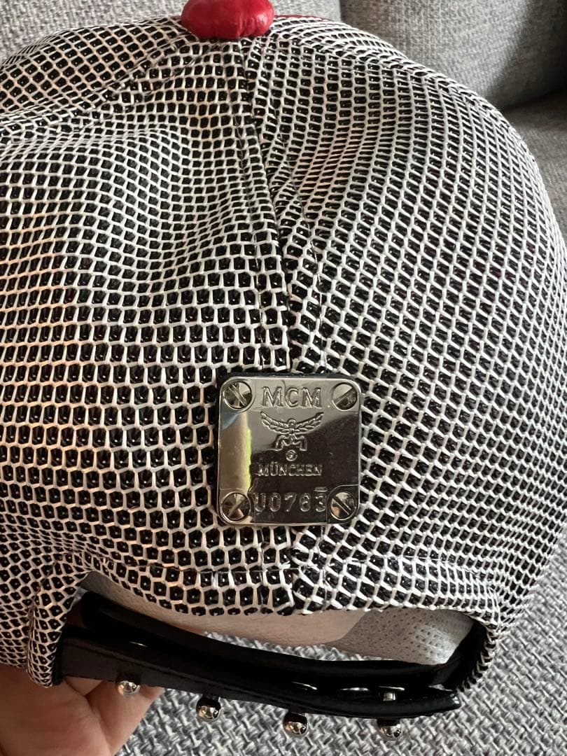 MCM レッド ベースボールキャップ