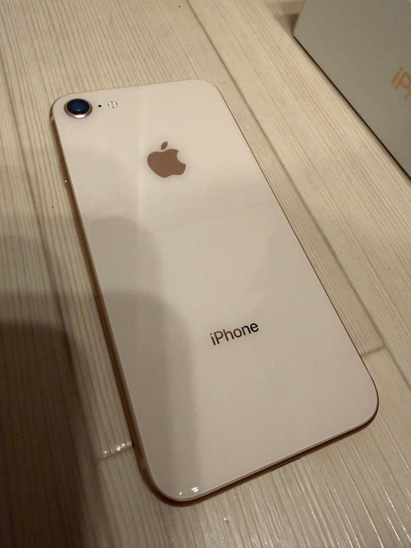⭐️美品⭐️iPhone8 ゴールド 64GB 送料込み