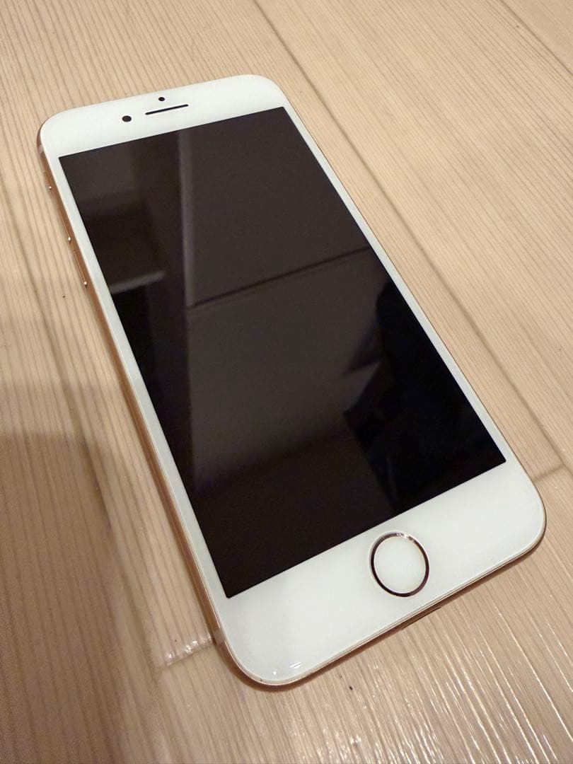 ⭐️美品⭐️iPhone8 ゴールド 64GB 送料込み
