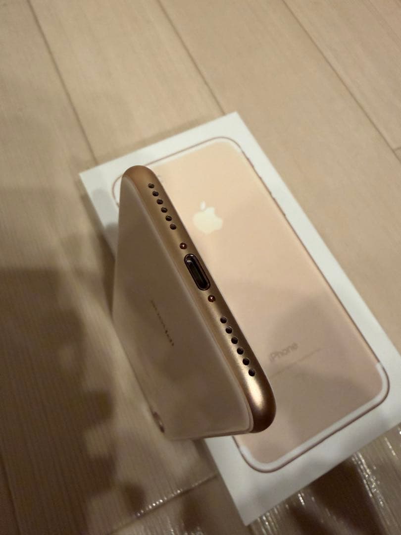 ⭐️美品⭐️iPhone8 ゴールド 64GB 送料込み