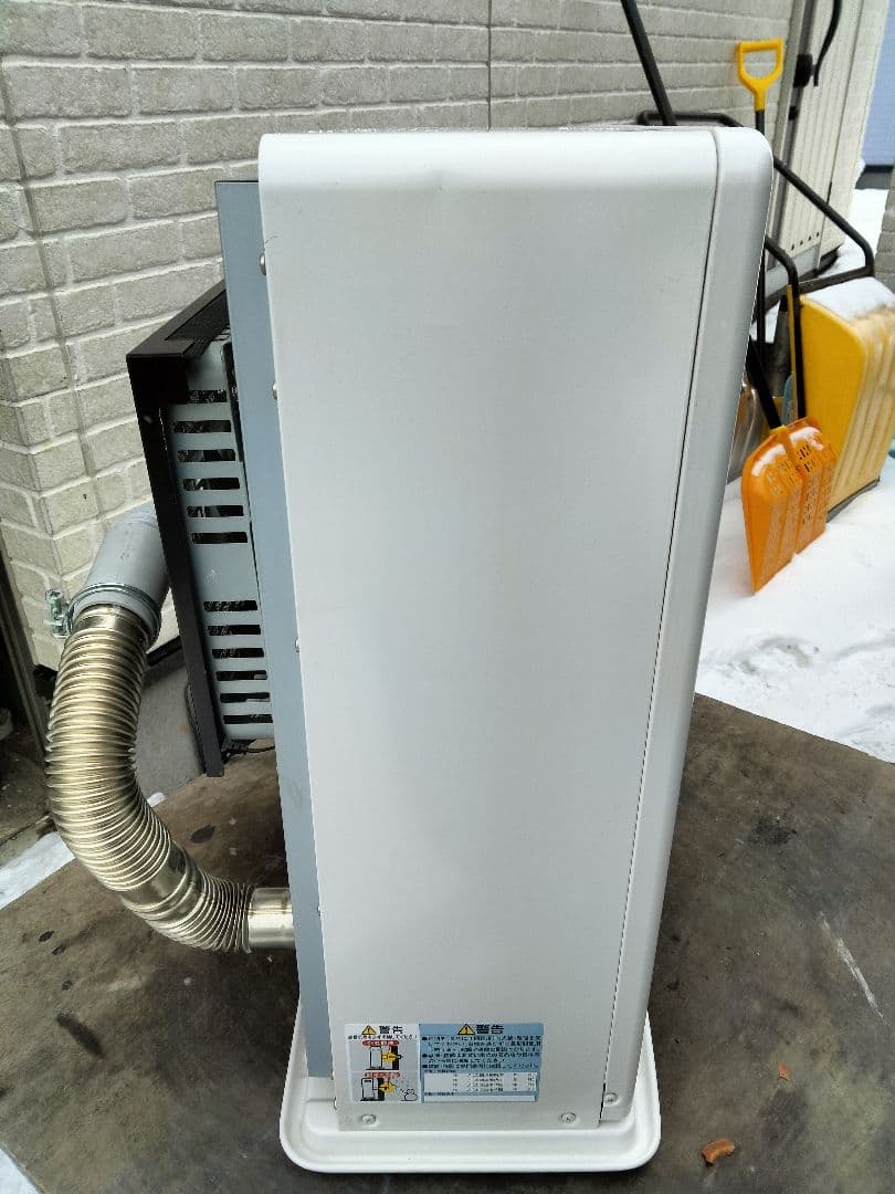 札幌発サンポットFF温風石油ストーブ！品番「FF‐4210TL」2016年式中古