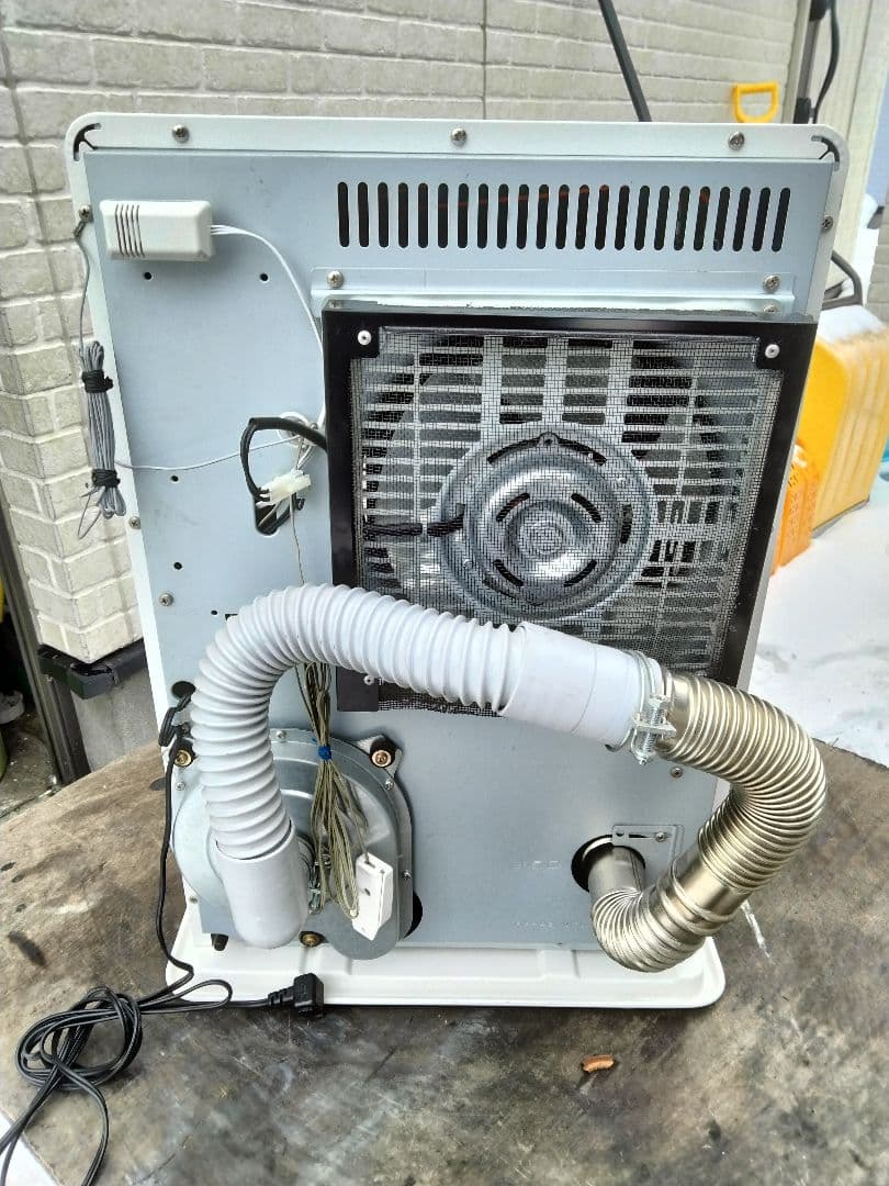 札幌発サンポットFF温風石油ストーブ！品番「FF‐4210TL」2016年式中古