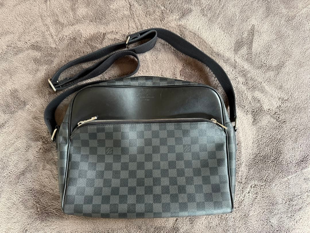 ルイヴィトン デイトンMM ショルダーバッグ ダミエグラフィット N41409