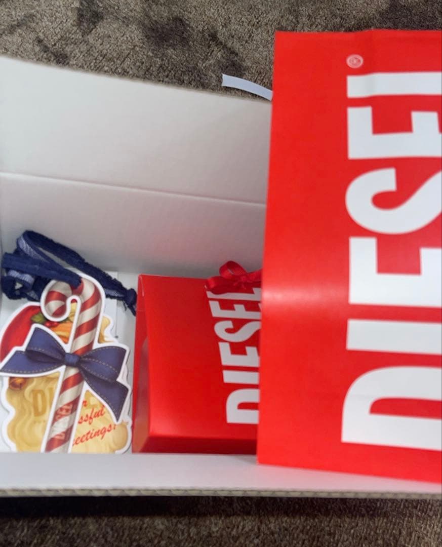 新品未使用 DIESEL ピアス ゴールド Dx1417 片耳 フープピアス