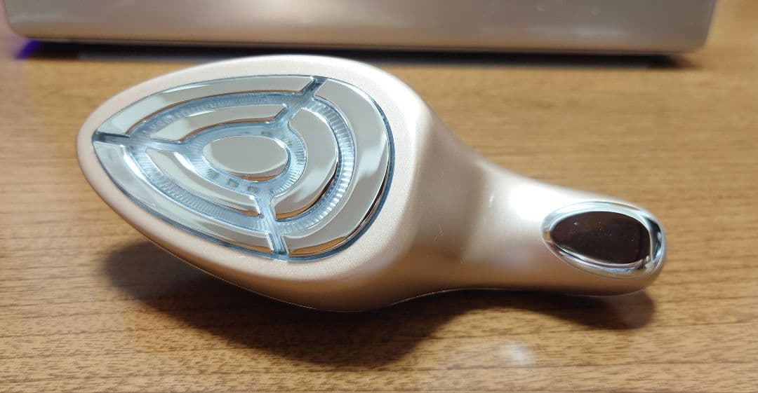 IKKOプロデュース美顔器　ラボンエクラ