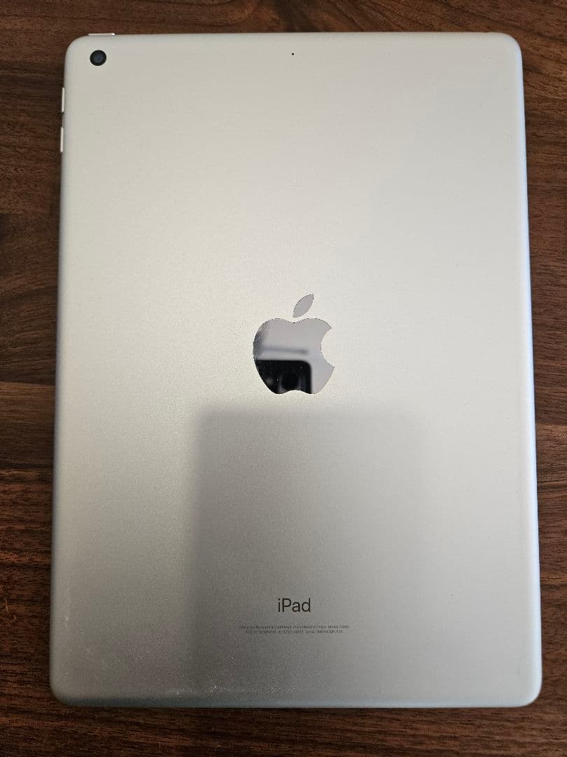 6 【値段交渉可】iPad (第6世代) 32GB Wifiモデル ケース付き