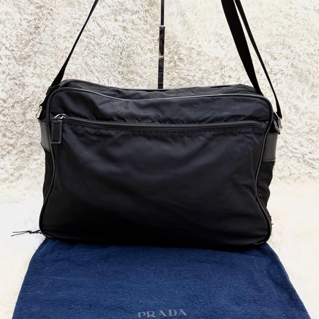 PRADAプラダ 三角ロゴ メンズ ショルダーバッグ サフィアーノ 白タグ