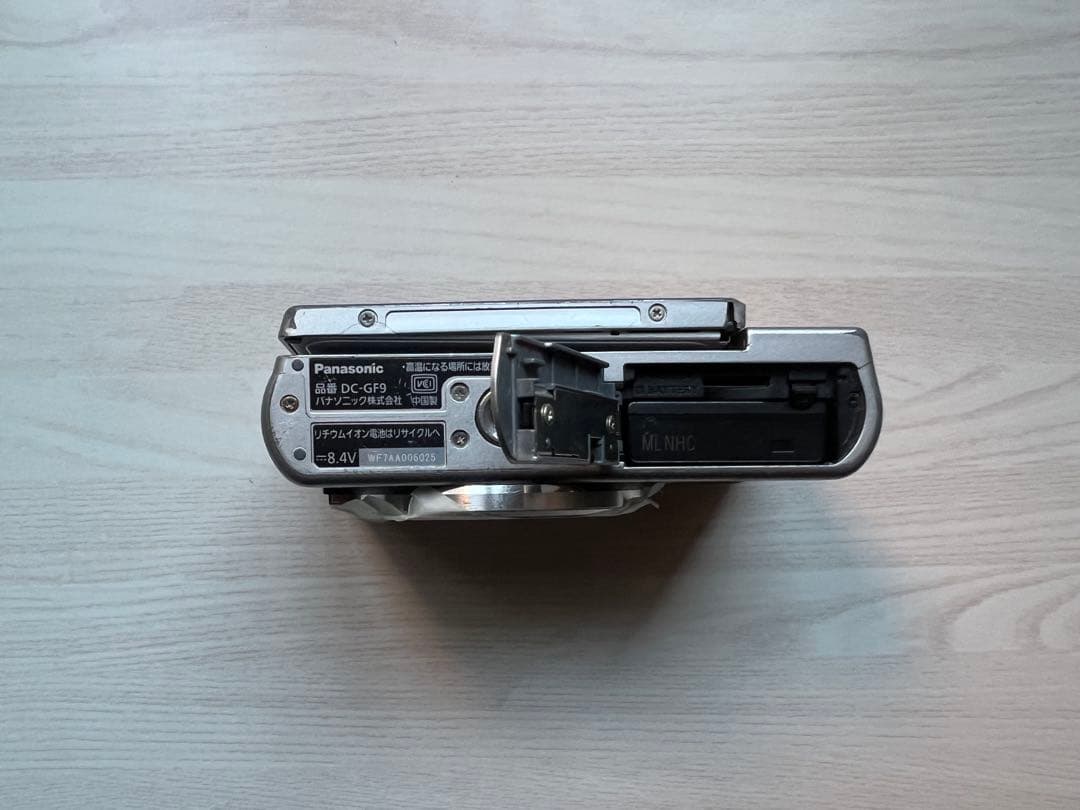 Panasonic LUMIX DC-GF9 ボディ シルバー（ジャンク）