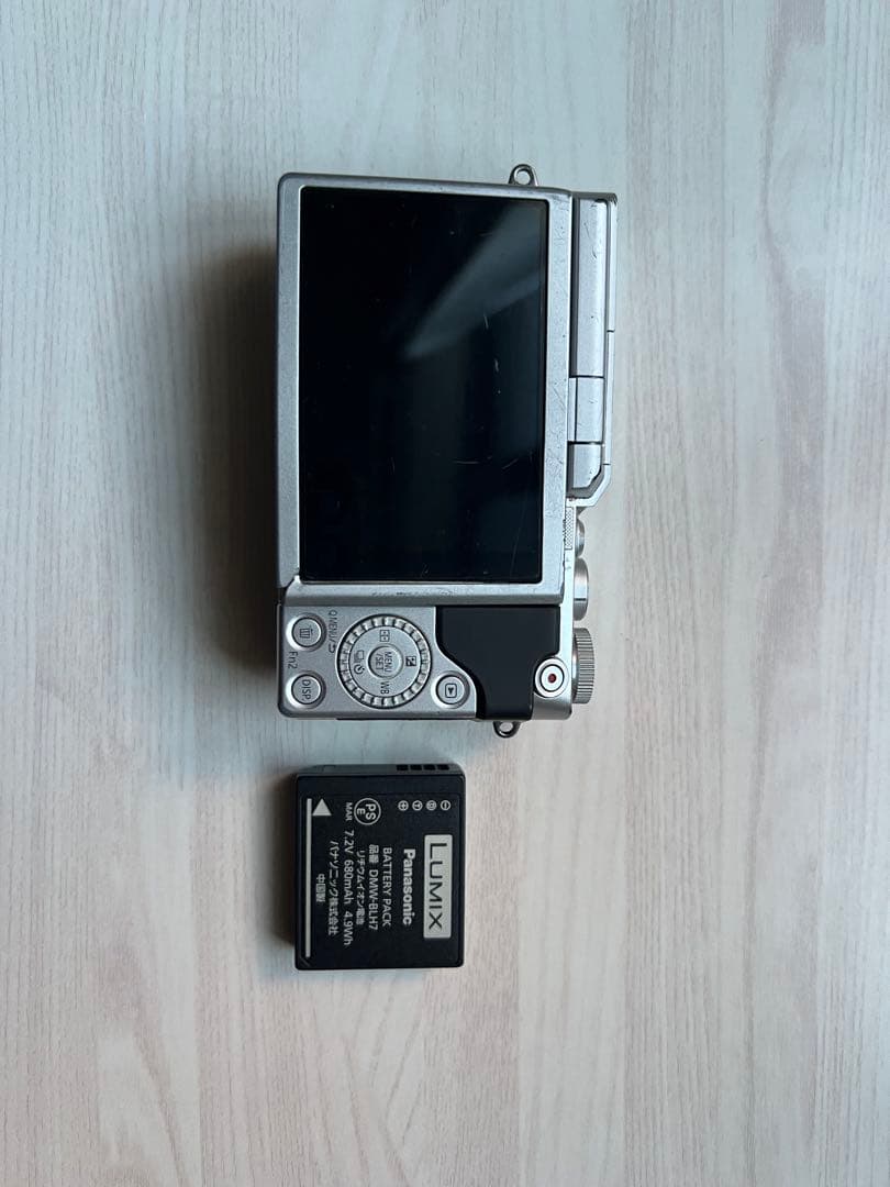 Panasonic LUMIX DC-GF9 ボディ シルバー（ジャンク）