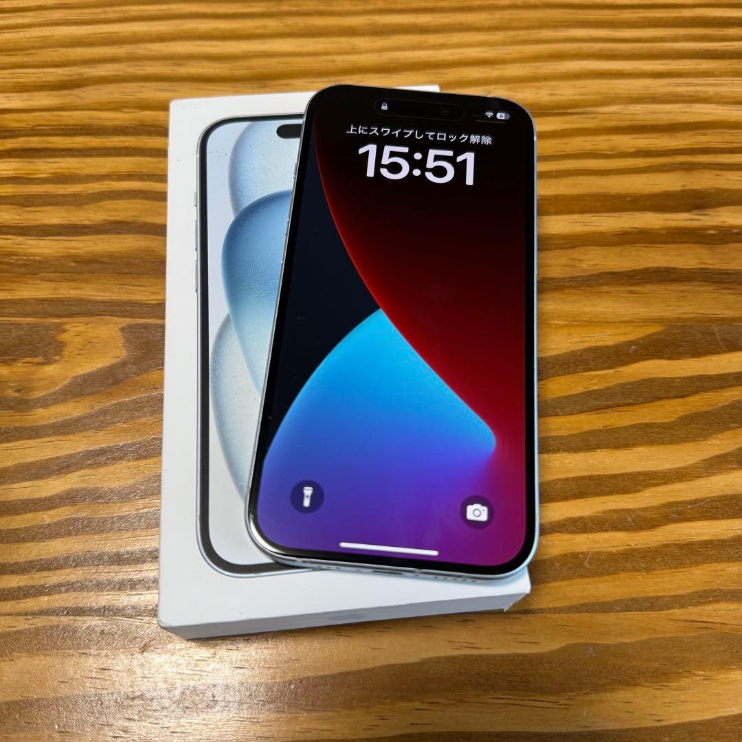 【期間限定値下げ】iPhone15 128GB SIMフリー 背面割れ
