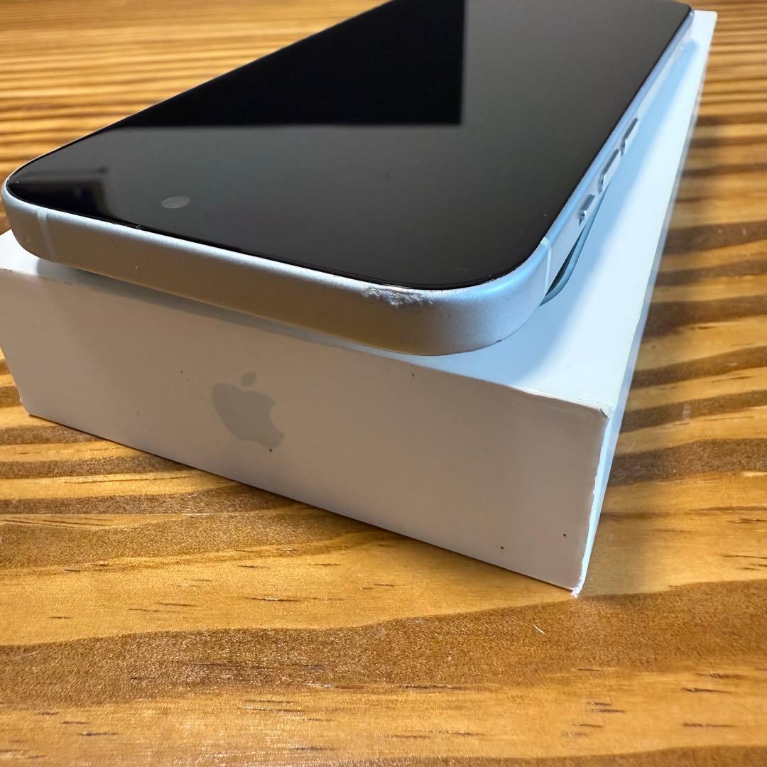 【期間限定値下げ】iPhone15 128GB SIMフリー 背面割れ