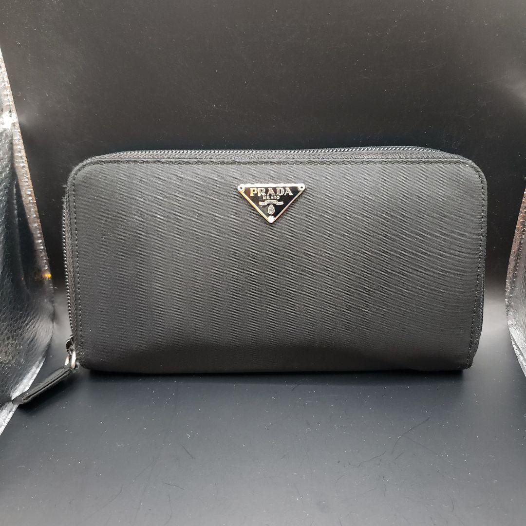 PRADA ブラック長財布