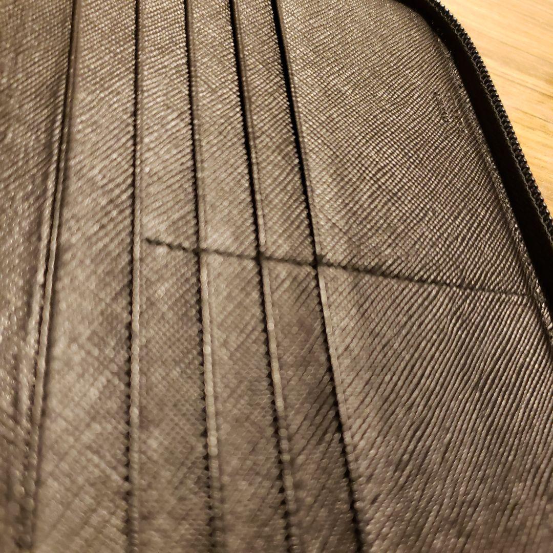 PRADA ブラック長財布