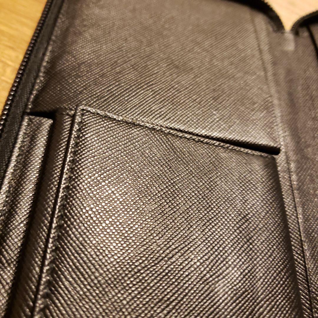 PRADA ブラック長財布