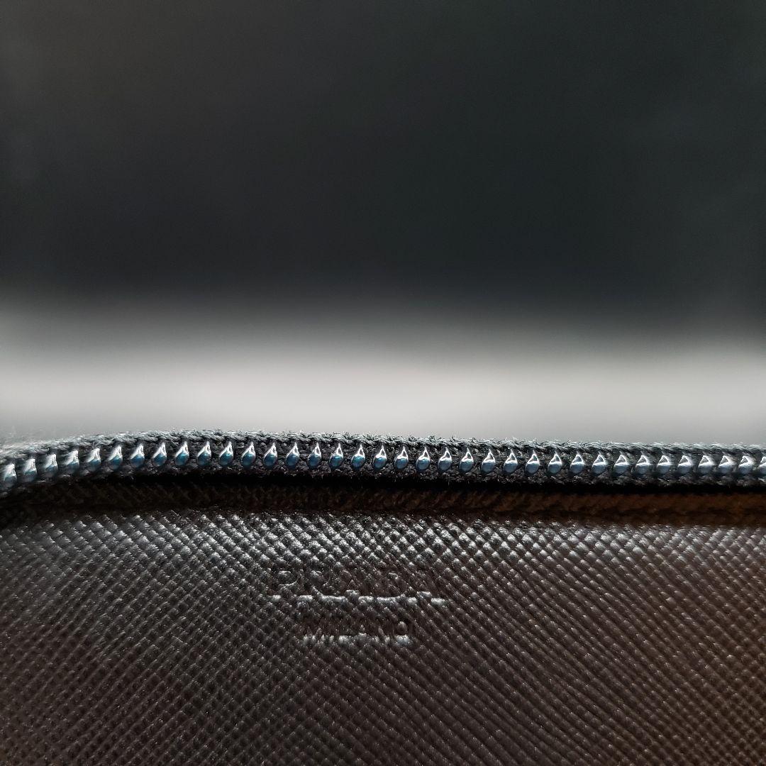 PRADA ブラック長財布