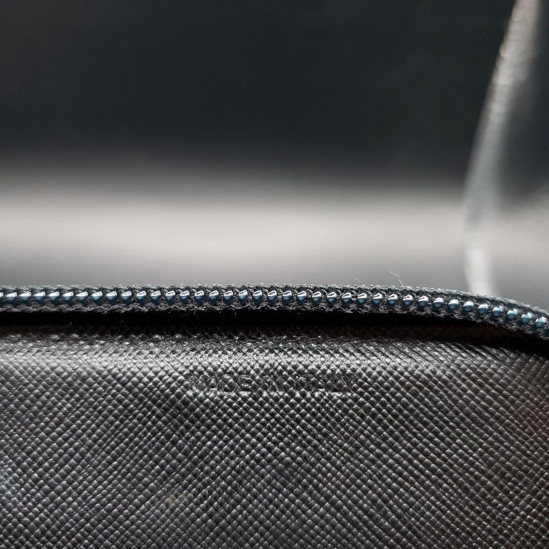 PRADA ブラック長財布