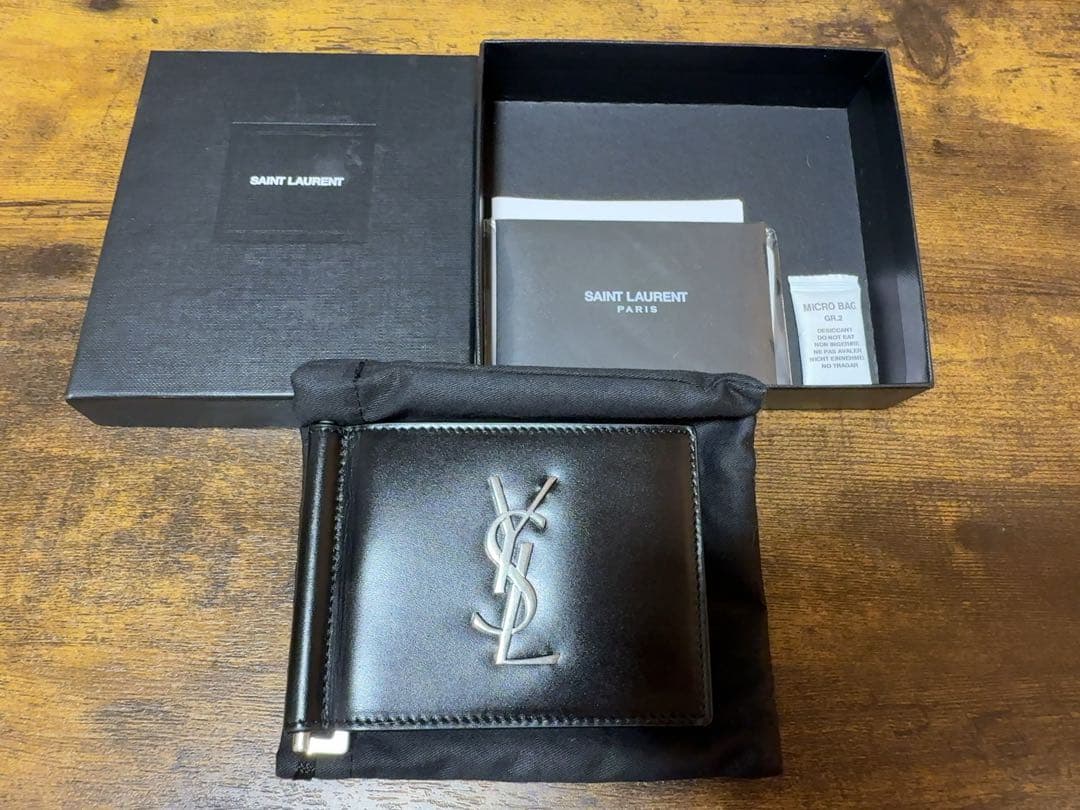 《新品未使用》SAINT LAURENT ブラックレザー マネークリップ