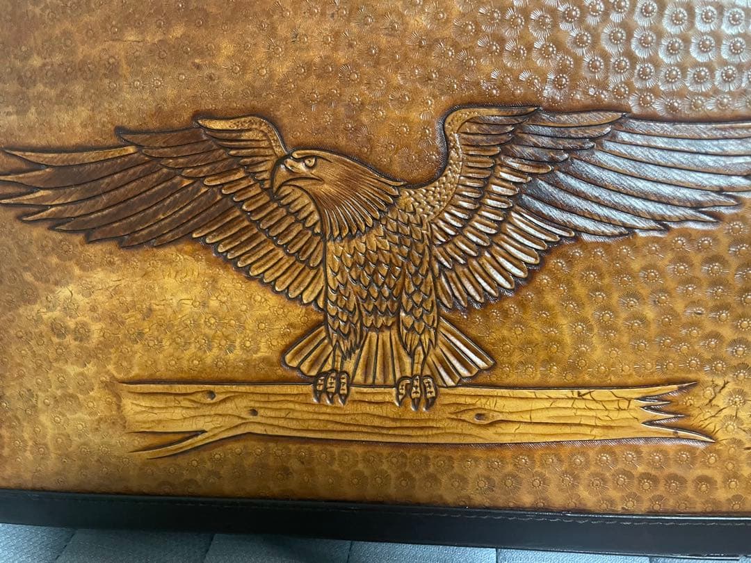 レザーカーヴィング アタッシュケース 希少 60万以上 手彫り 神の鞄