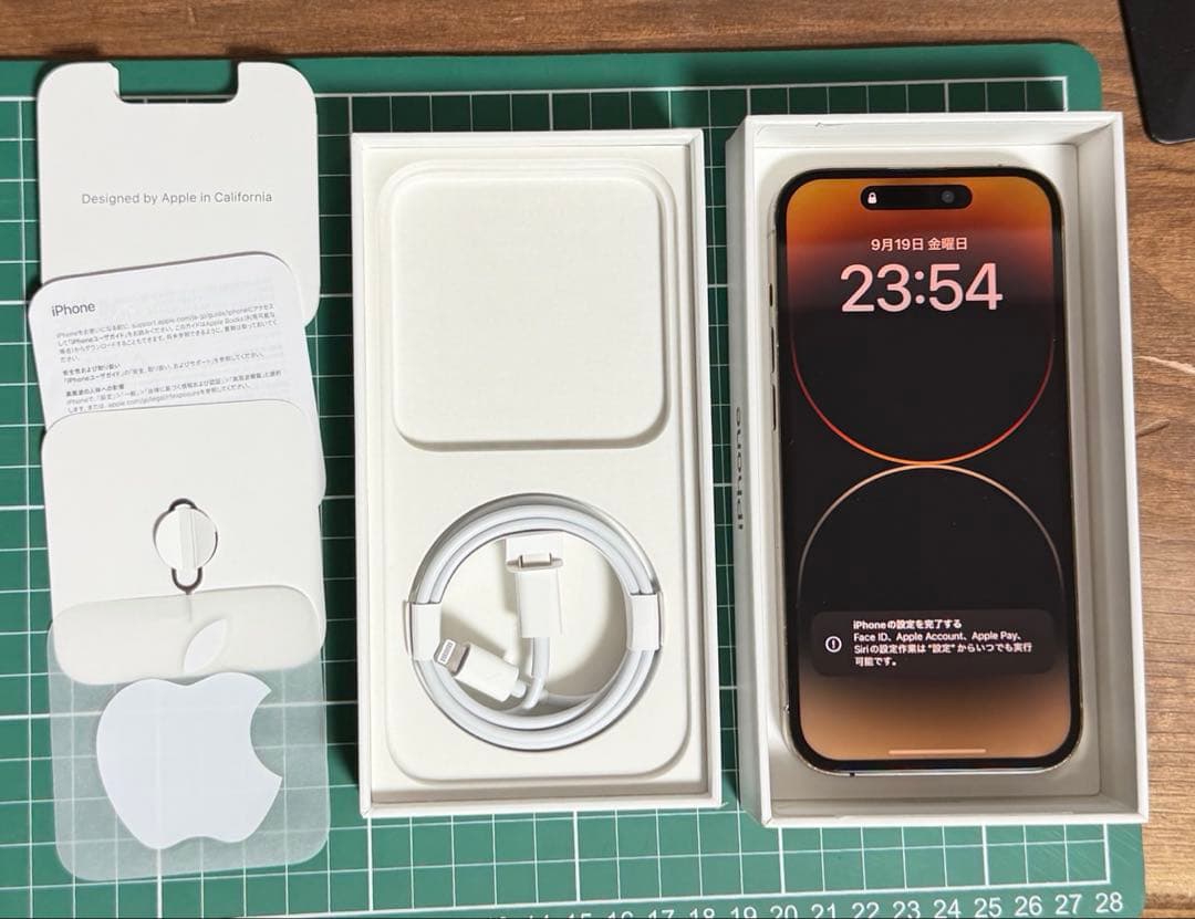 iPhone 14 Pro、256G、バッテリ状態100%、充電ケーブル新品付属