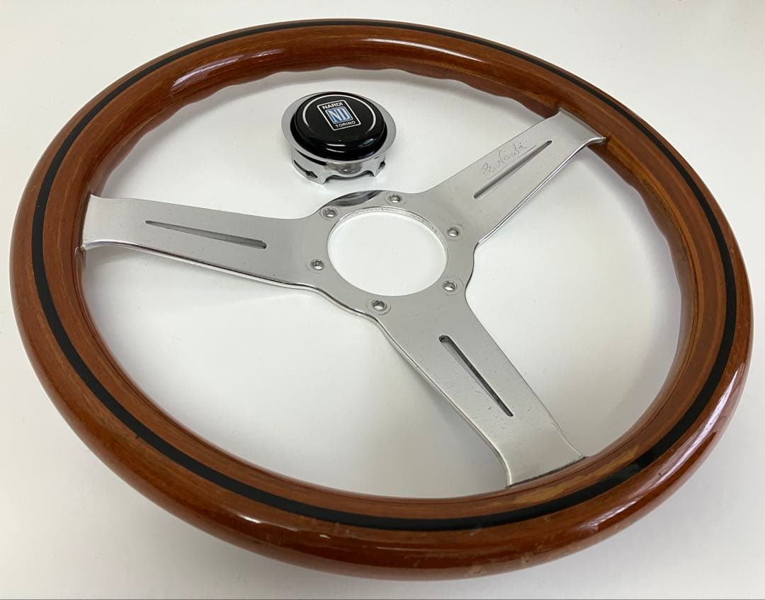 NARDI ナルディ ウッド ステアリング32.5cm /ホーンボタン/MOMO