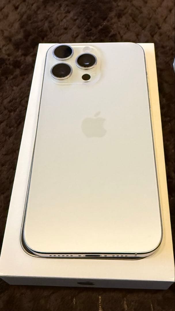 iPhone15Pro MAX 512gb 美品です