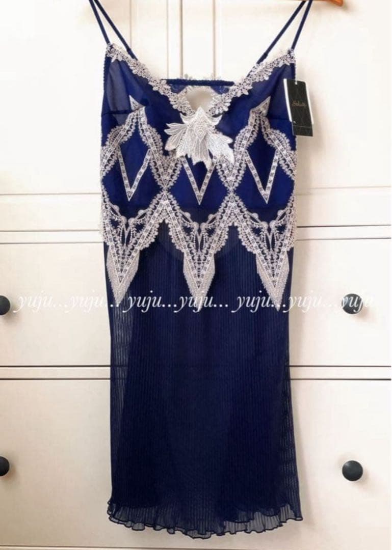 サルート 79G 店舗限定 王家の紋章 新品タグ付 スリップ M ランジェリー