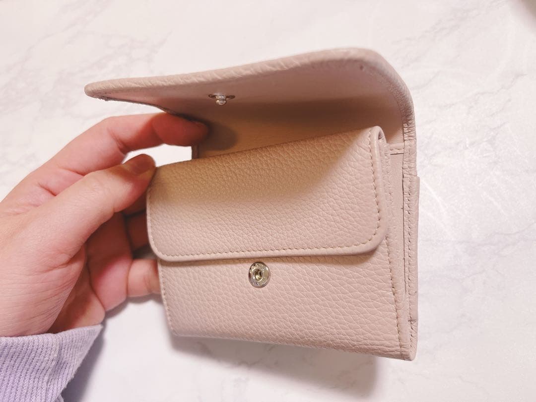 PRADA ベージュ 三つ折り財布