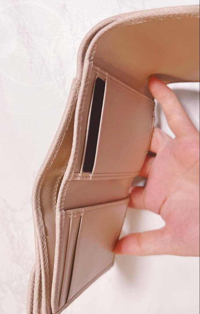 PRADA ベージュ 三つ折り財布