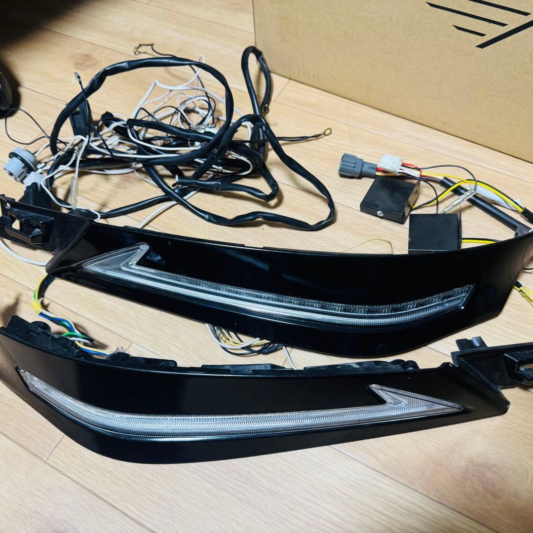 30ヴェルファイア　Lスタイル LEDヘッドライトガーニッシュ