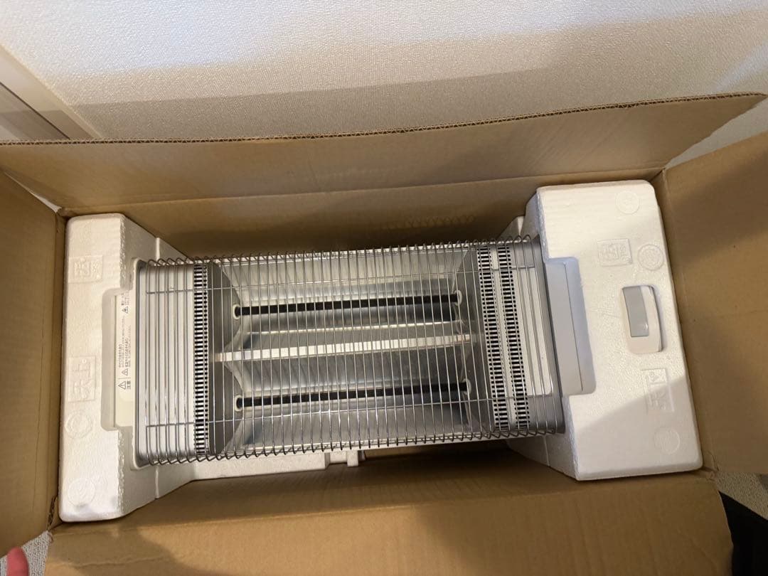 DAIKIN 遠赤外線暖房機 セラムヒート ERFT11WS-W