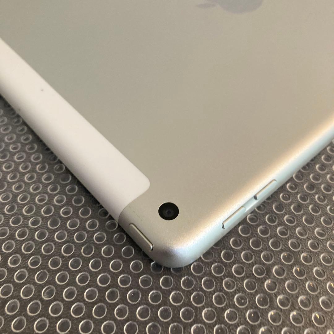 3863【早い者勝ち】iPad6 第6世代 32GB SIMフリー☆