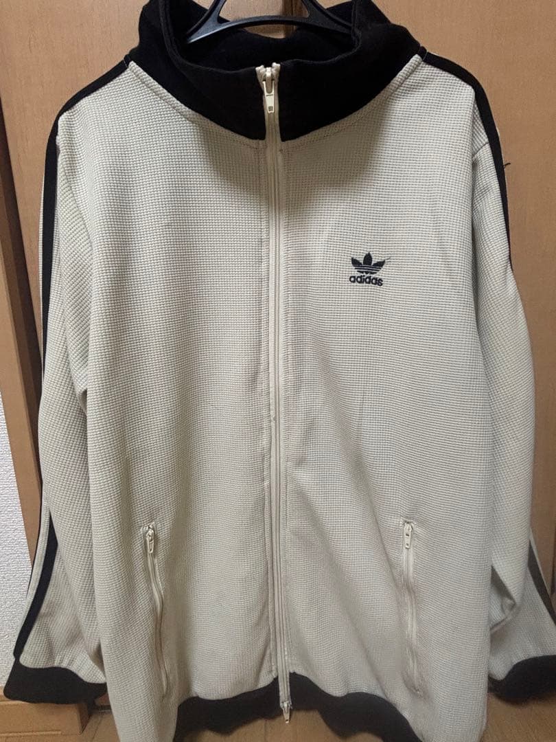 adidas ワッフル　トラックジャケット クリーム色/黒