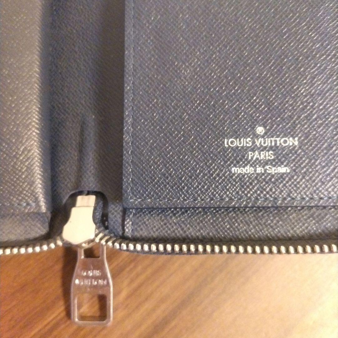 ルイ・ヴィトンのジッピーウォレット