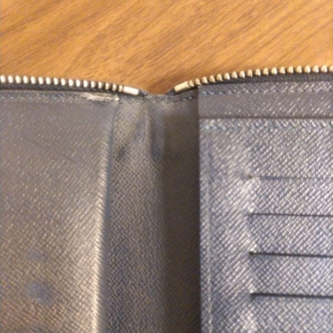 ルイ・ヴィトンのジッピーウォレット