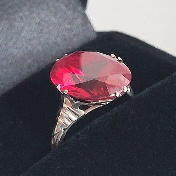 ルビー　アンティーク　ヴィンテージ　オーバルカット　ビンテージリング