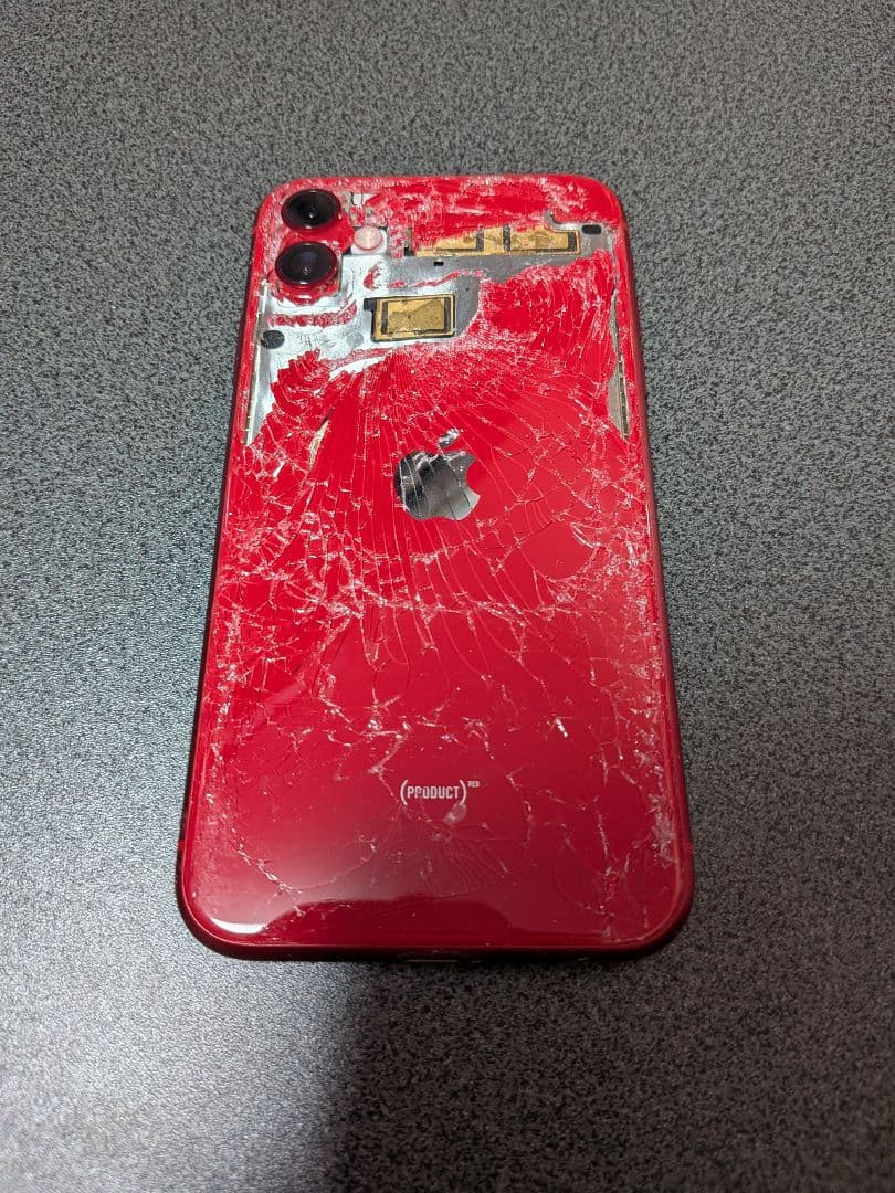 iPhone 11 レッド 64GB（ジャンク品）