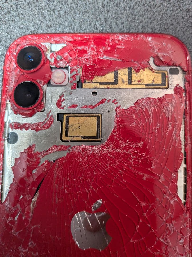 iPhone 11 レッド 64GB（ジャンク品）