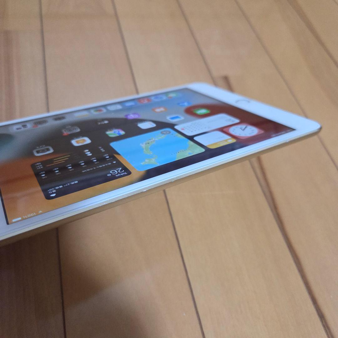 【美品】Apple iPad mini4 128GB　A1550