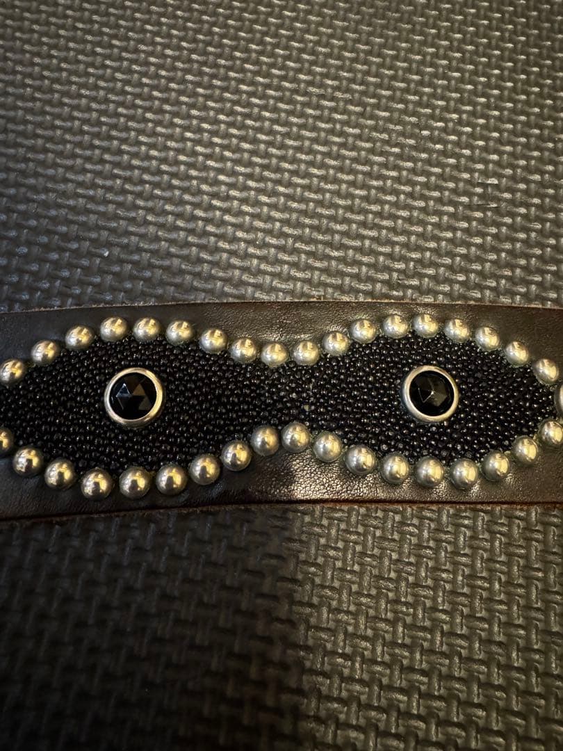 i*6様 HTC ピーナッツ　スティングレイ　スタッズベルト　32