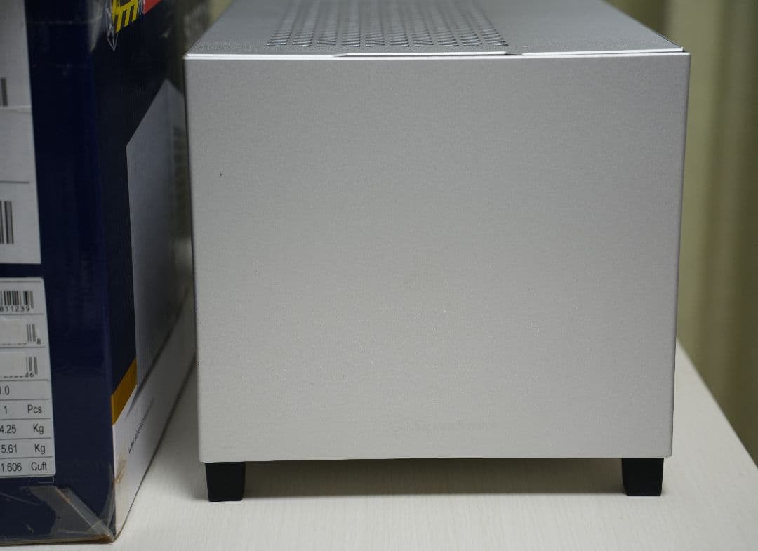 SilverStone SUGO 15 Mini-ITX アルミニウムPCケース