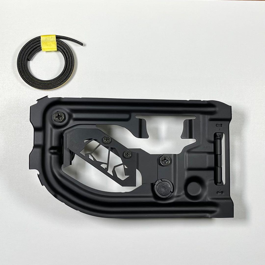 JB64ジムニーJB74シエラ用前向きサイVerスケルトン型燃料リッド