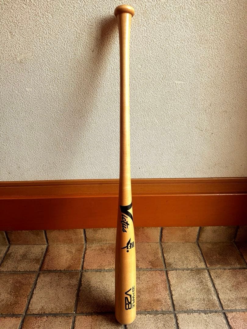 Victus V28 メープルバット 33インチ860g平均　硬式木製　BFJ