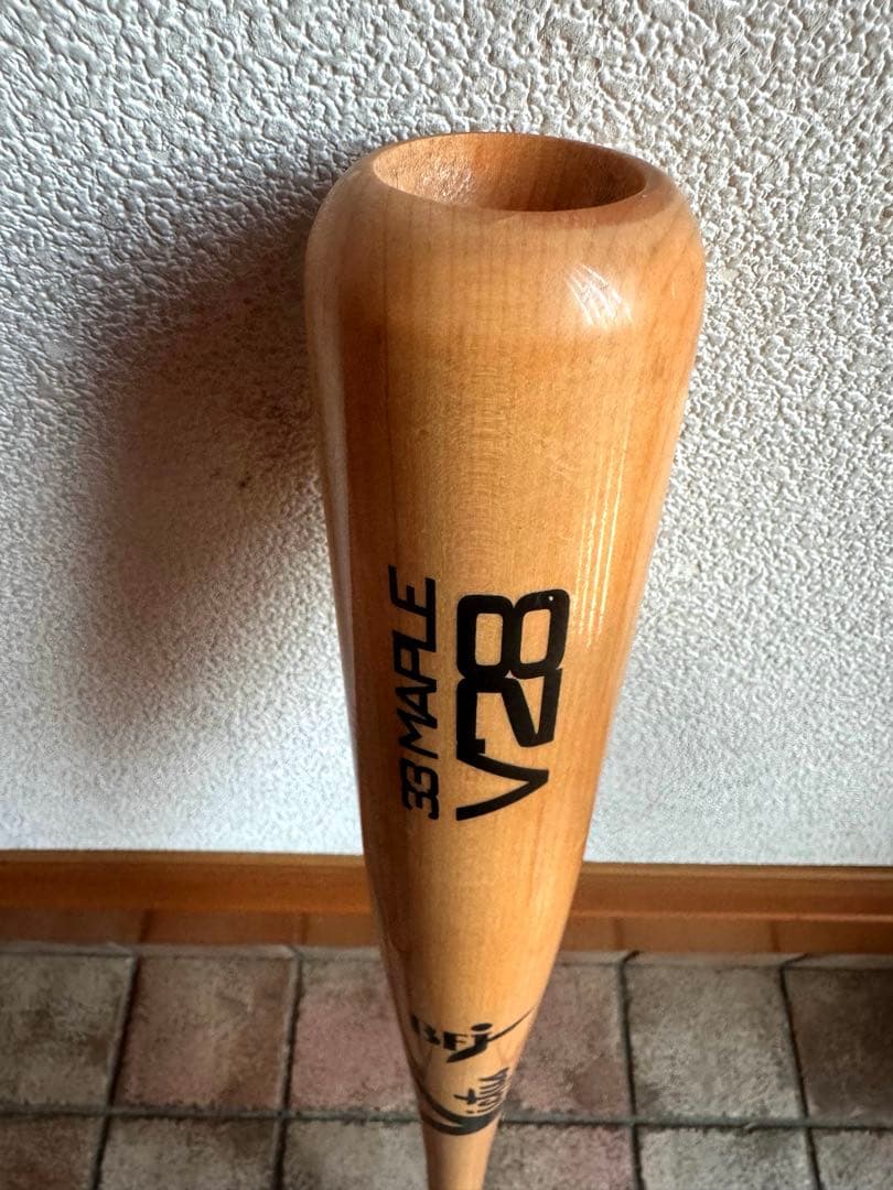 Victus V28 メープルバット 33インチ860g平均　硬式木製　BFJ