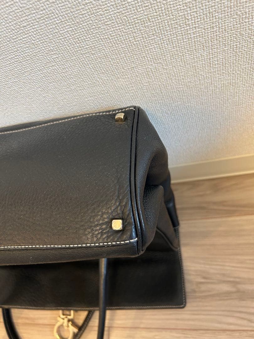 美品　フェラガモブラックレザートートバッグ